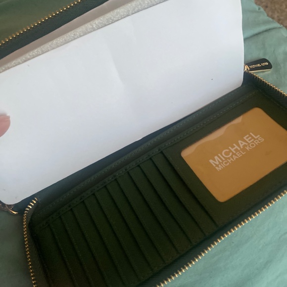 Michael Kors - Picture 5 of 6